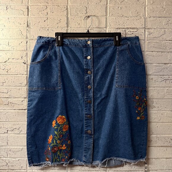 Est 1946 Plus Size 24W Denim Skirt Button Front Floral Embroidery Raw Hem - Picture 1 of 10